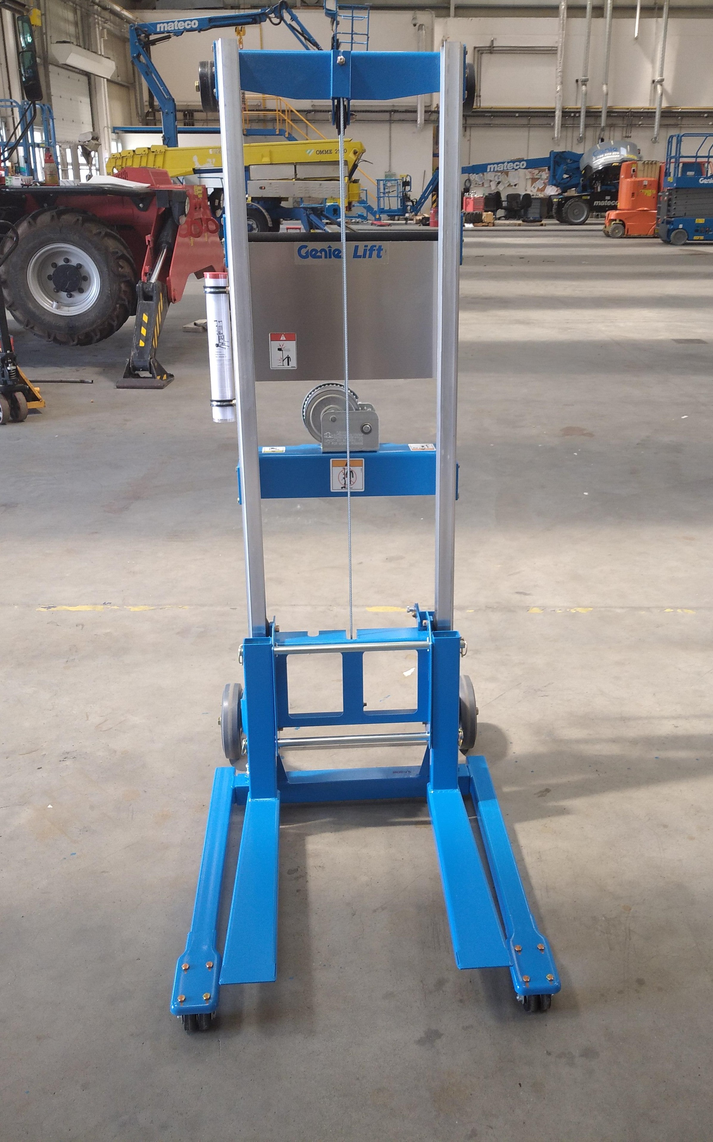 Material lift Genie GL 4 Straddle base - Statech.cz